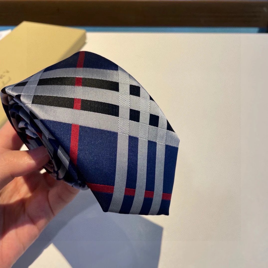 Burberry Silk Tie Ver.P — Photo 2