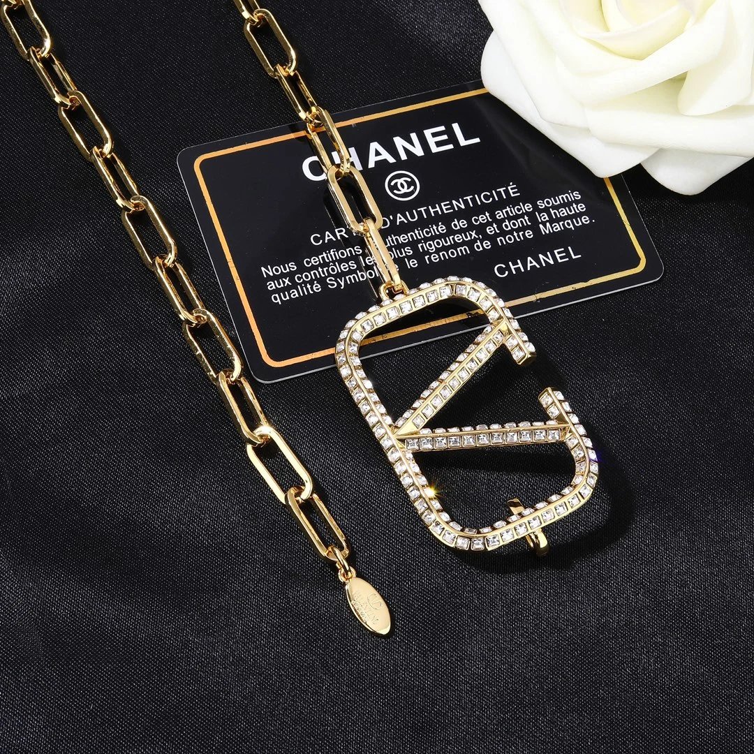 Valentino Waist Chain Ver.A — QC