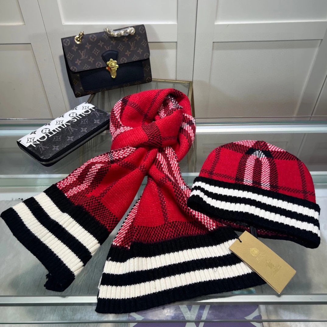 Burberry Scarf & Hat Set Ver.B — Photo 4