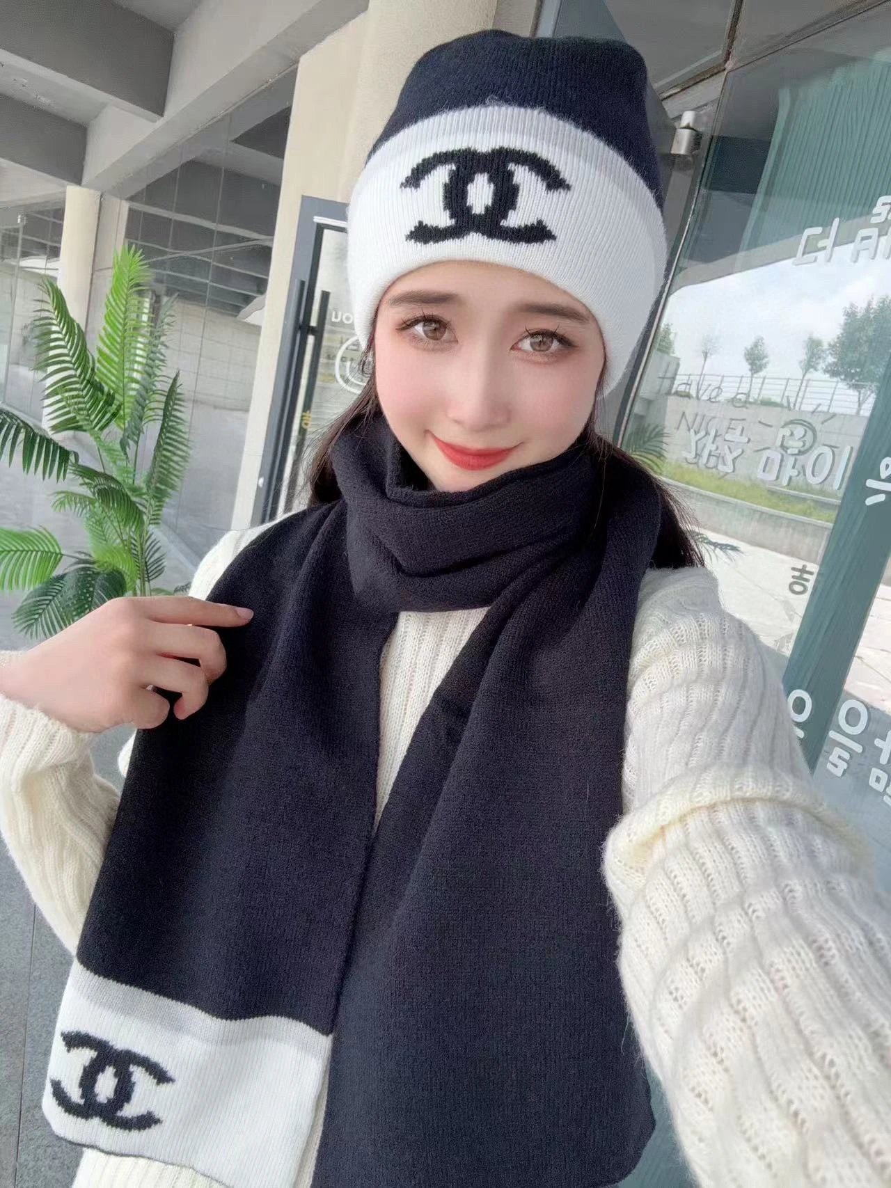 Chanel Scarf & Hat Set Ver.C — Zdjęcie 2