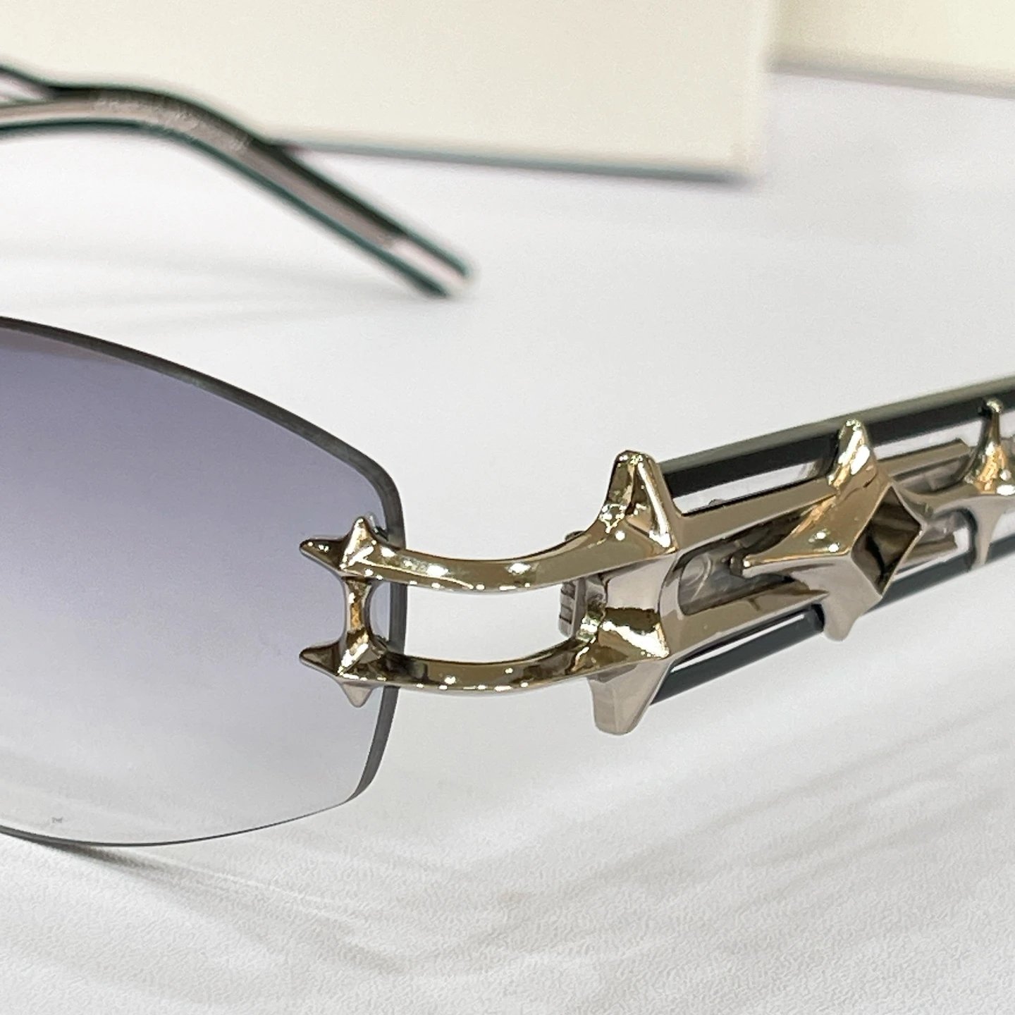 Gentle Monster MANIFESTO Optical Frame — Zdjęcie 4