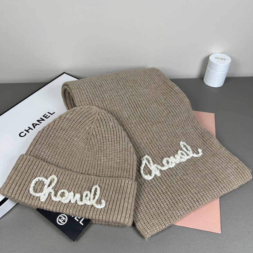 Chanel Scarf & Hat Set Ver.B — Photo 4