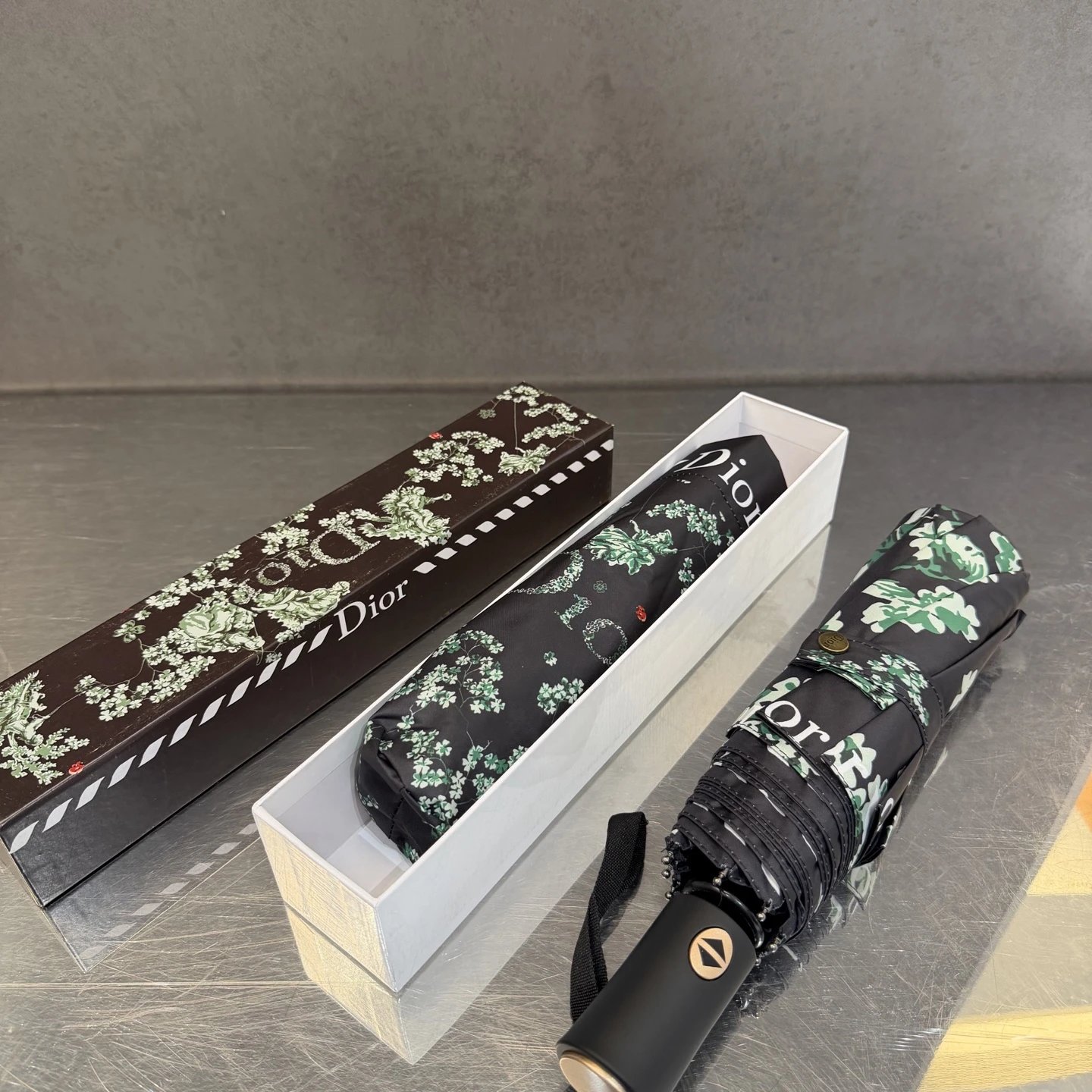 Dior UV Protection Folding Umbrella Ver.C — Photo 2