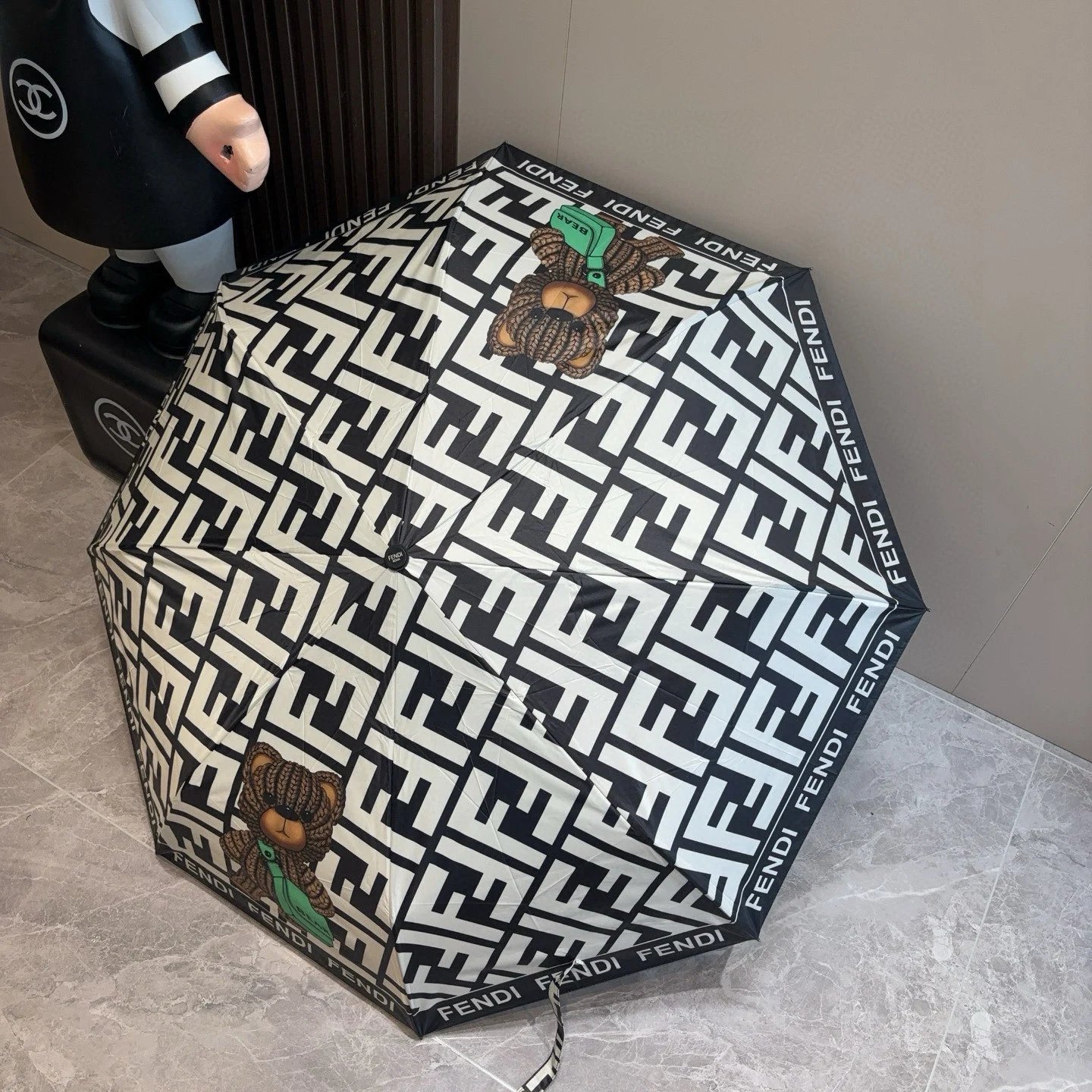 Fendi UV Protection Folding Umbrella Ver.A — Photo 8