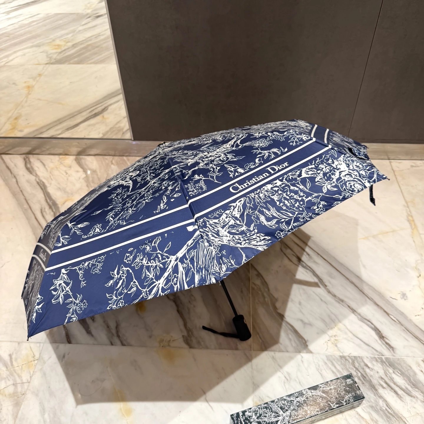 Dior UV Protection Folding Umbrella Ver.K — Photo 7