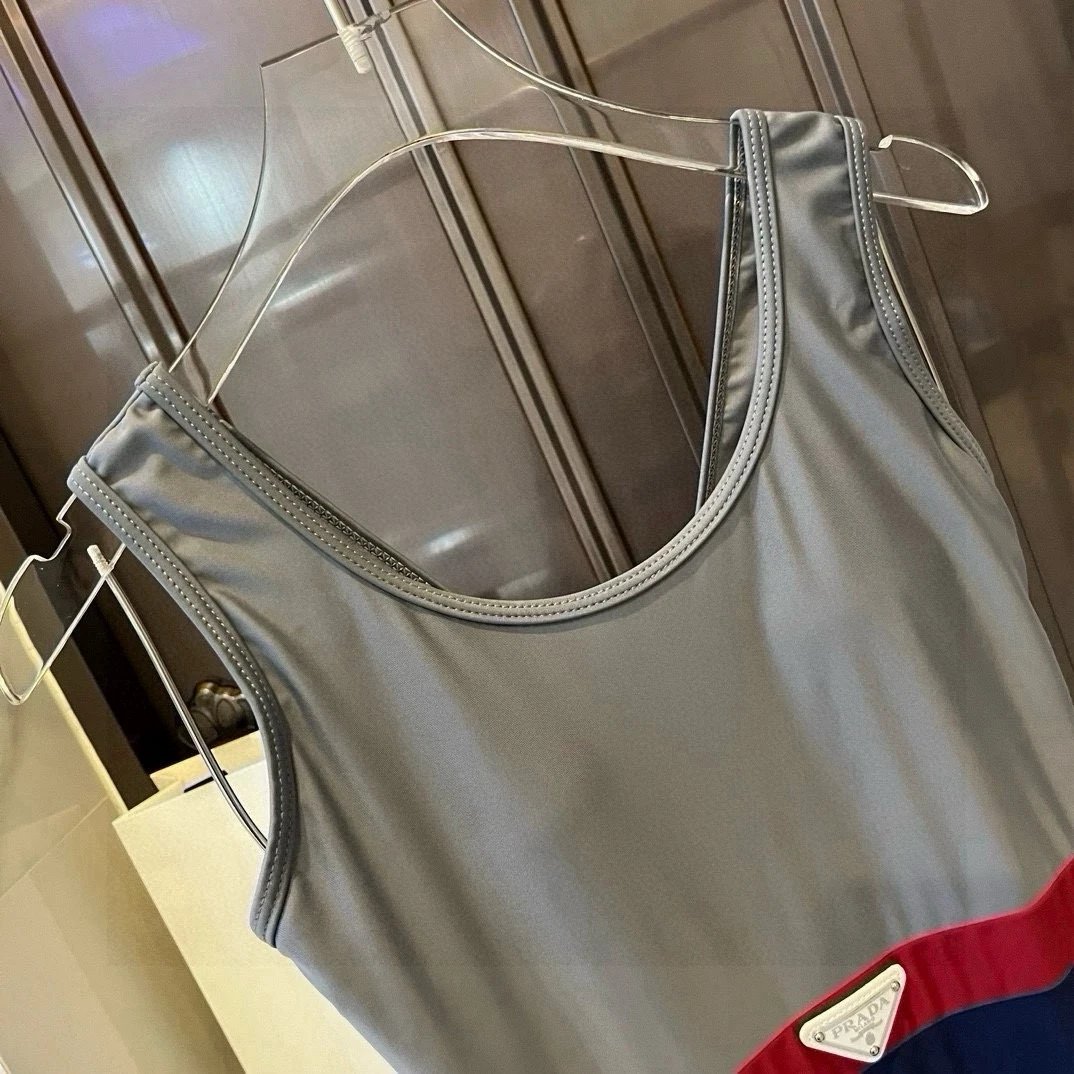 Prada One-Piece Swimwear Ver.E — Zdjęcie 3