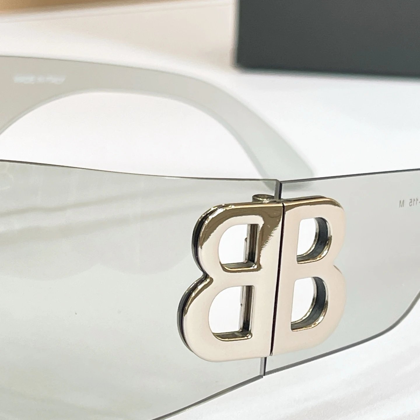 Balenciaga BB0359S Sunglasses — Zdjęcie 9