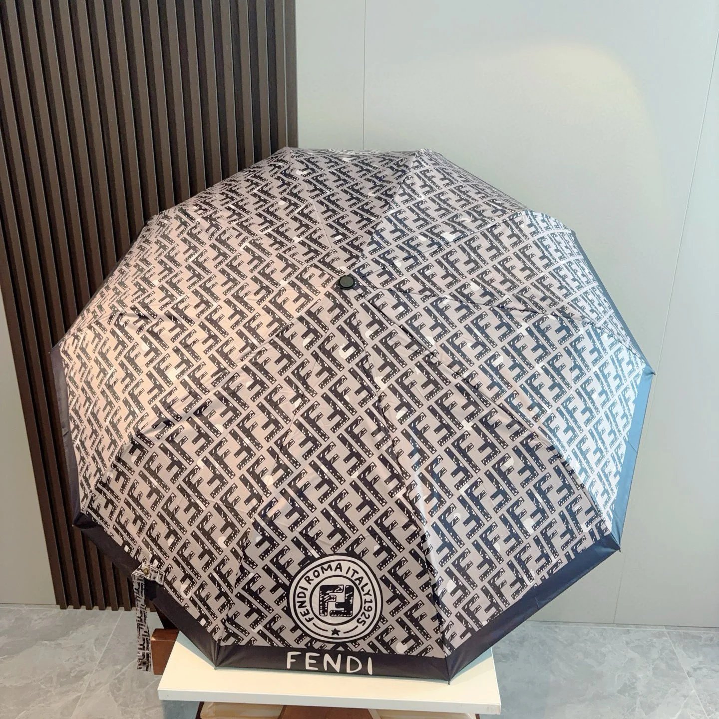 Fendi UV Protection Folding Umbrella Ver.F — Photo 8