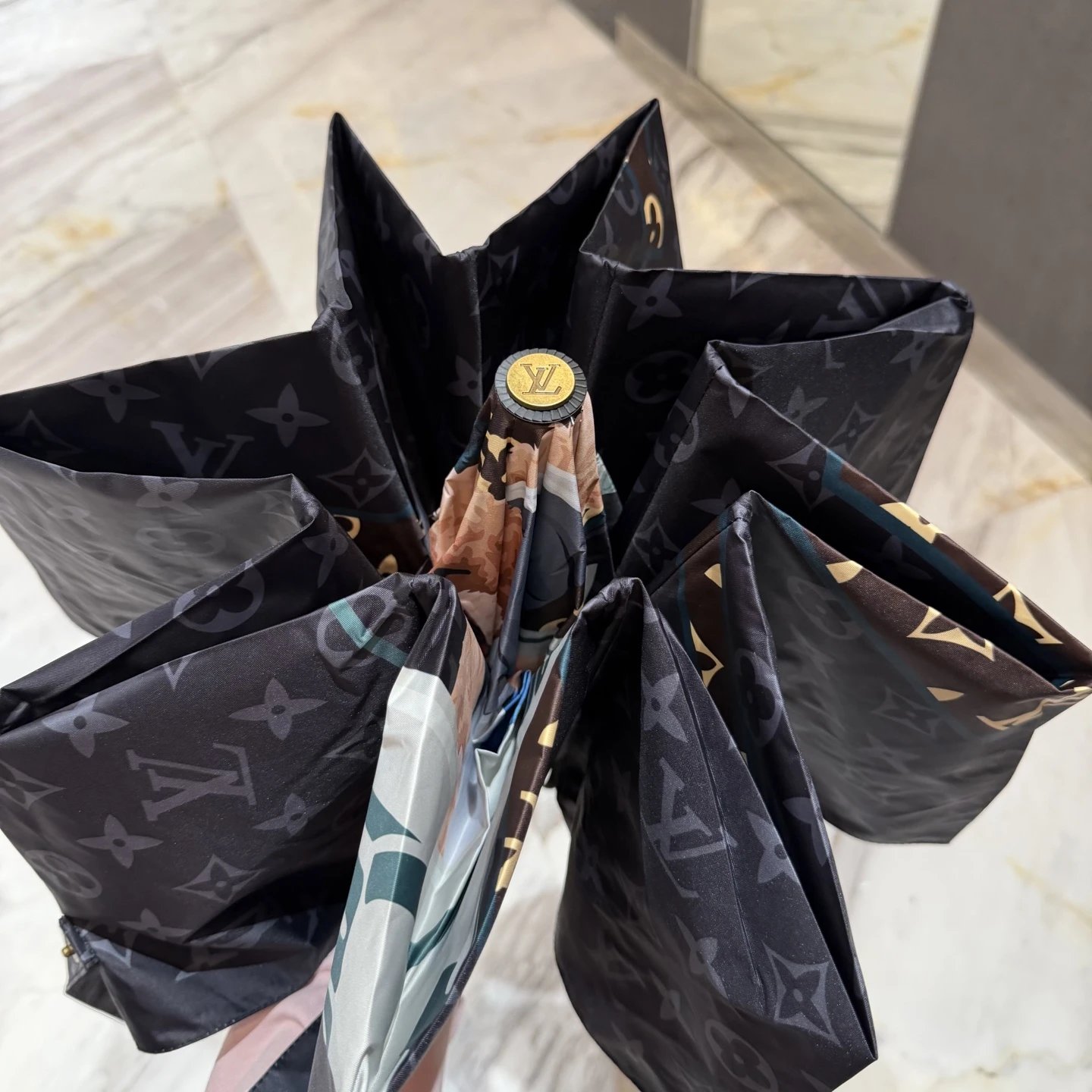 Louis Vuitton UV Protection Folding Umbrella Ver.C — Photo 4