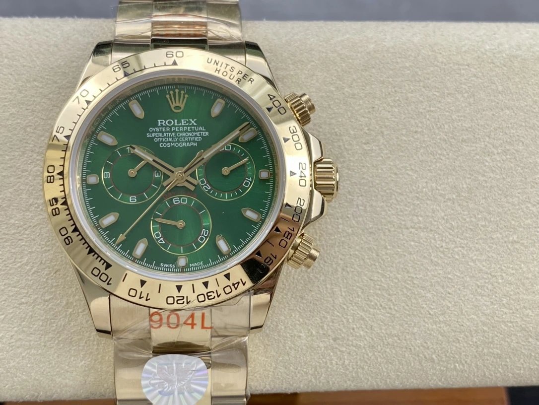 Rolex Cosmograph Daytona Chronograaf horloge met groene wijzerplaat en goudkleurige band