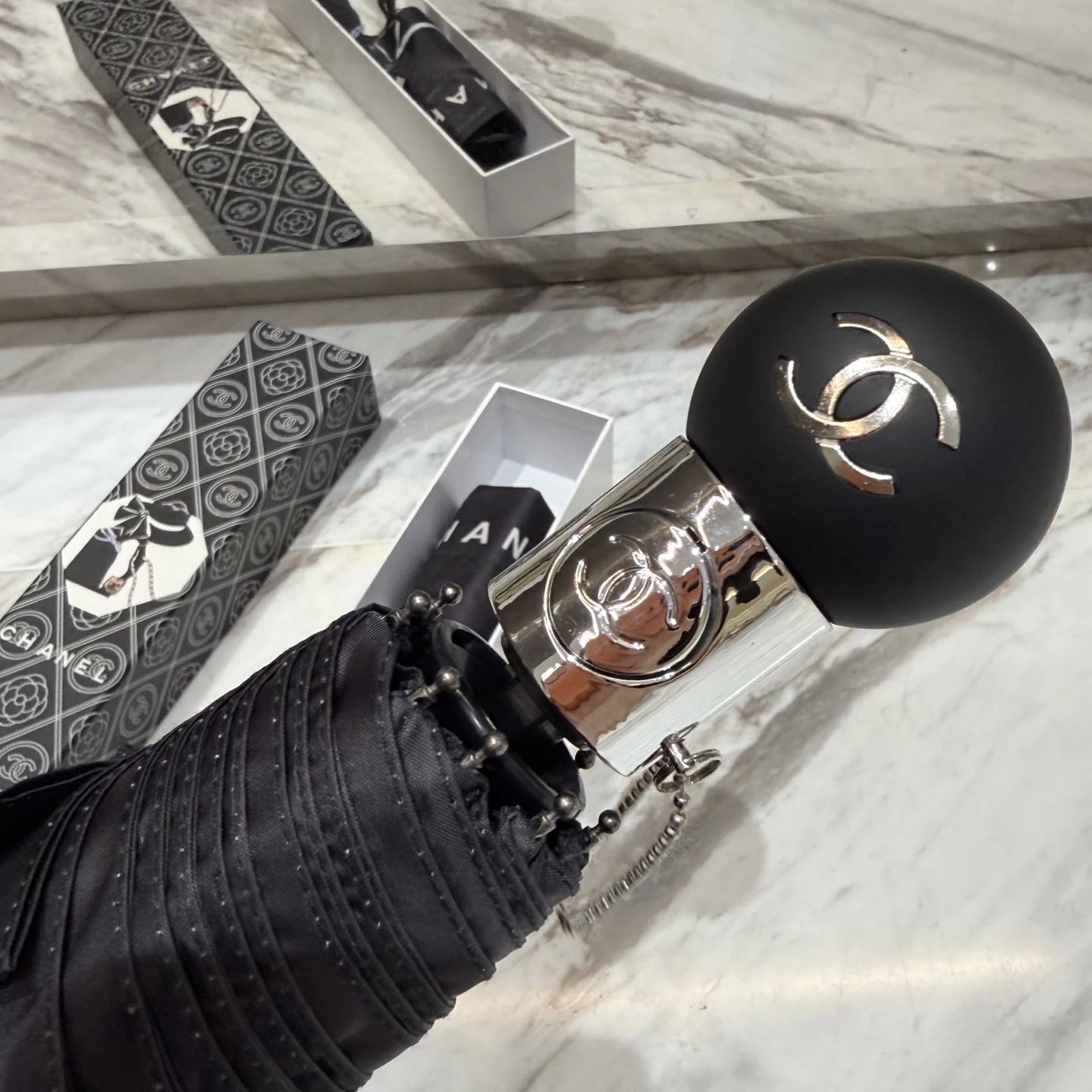 Chanel UV Protection Folding Umbrella Ver.I — Photo 2