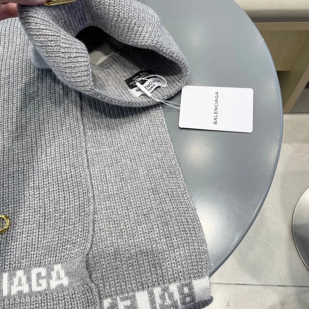 Balenciaga Wool Rabbit Fur Scarf & Hat Set Ver.A — Photo 9