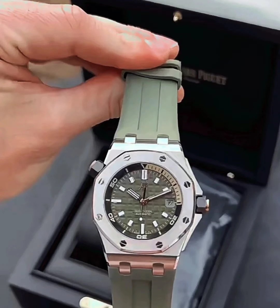 Audemars Piguet Royal Oak Offshore Automatic Watch 42mm Ver.I — Photo 5