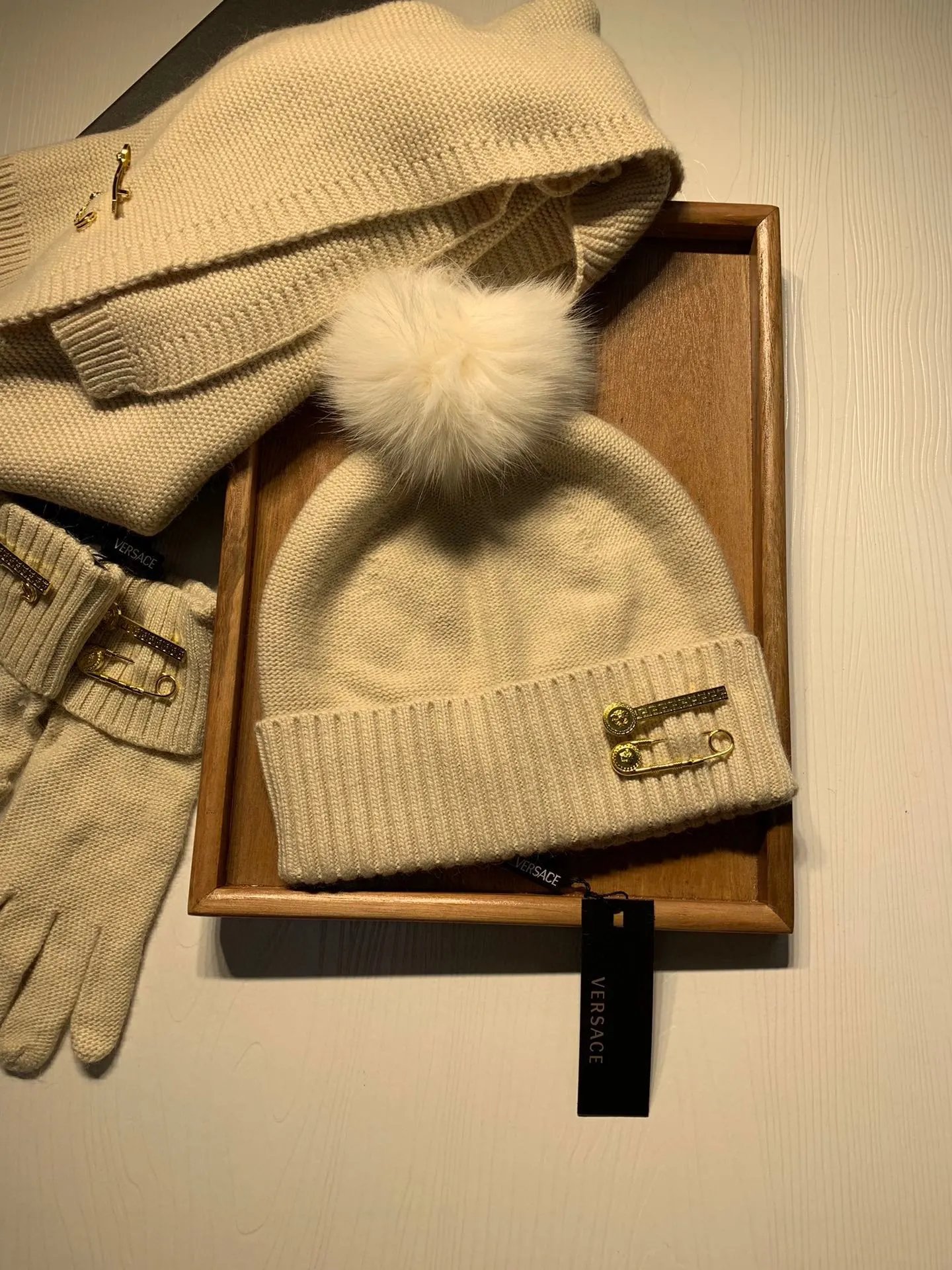 Versace Wool Rabbit Fur Scarf & Hat Set Ver.D — Photo 9