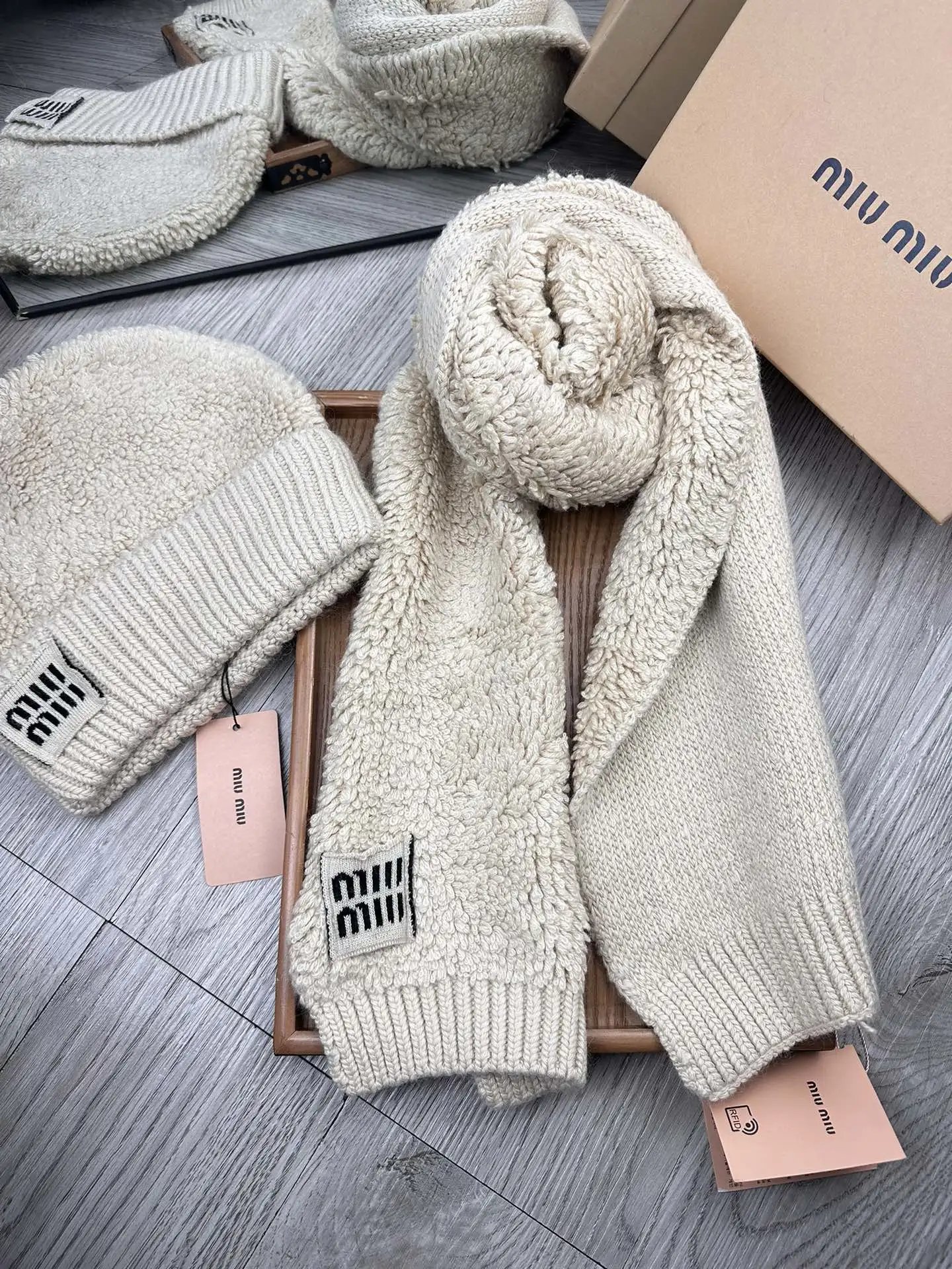 Miu Miu Wool Rabbit Fur Scarf & Hat Set Ver.B — Photo 6