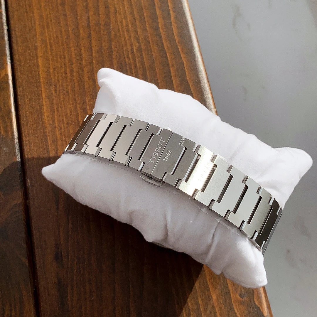 Tissot PRX Integrated Quartz Watch 40mm — photo 7