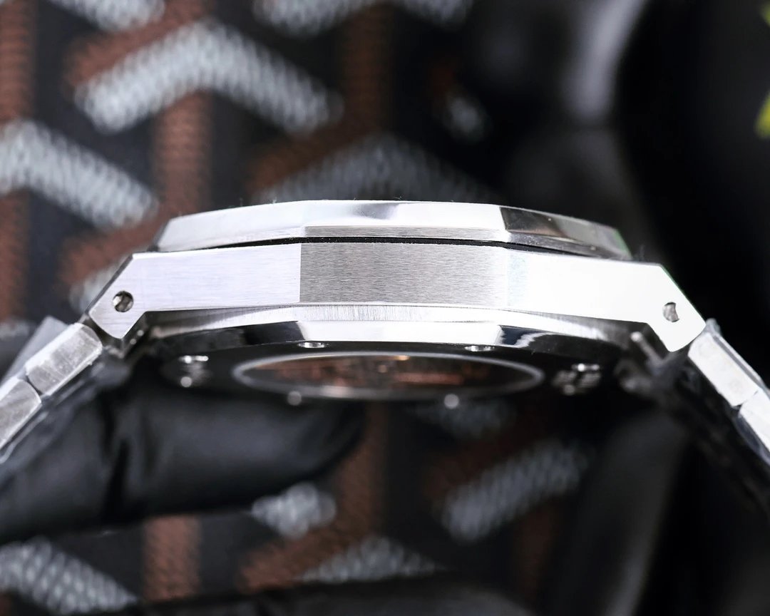 Audemars Piguet Royal Oak Automatic Watch 45mm — photo 4
