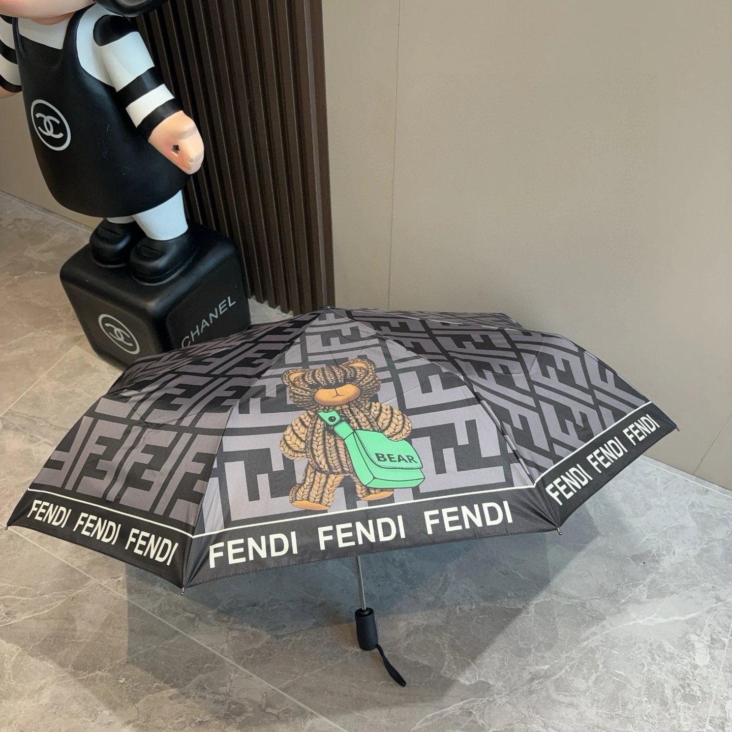 Fendi UV Protection Folding Umbrella Ver.K — Photo 8