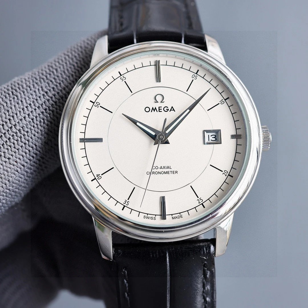 Omega Co-Axial chronometer horloge met witte wijzerplaat en zwarte leren band