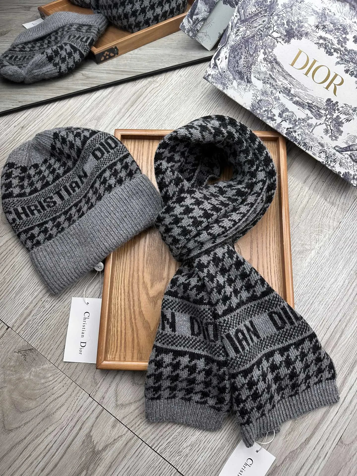 Dior Wool Rabbit Fur Scarf & Hat Set Ver.C — Photo 9