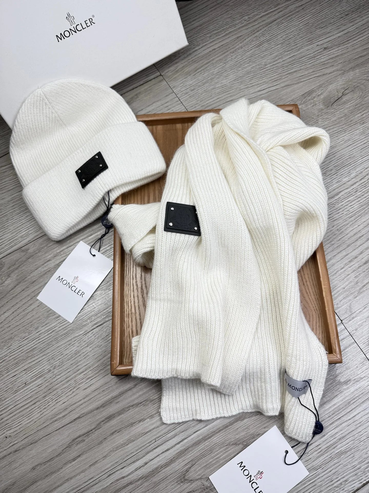 Moncler Wool Rabbit Fur Scarf & Hat Set Ver.B — Photo 8