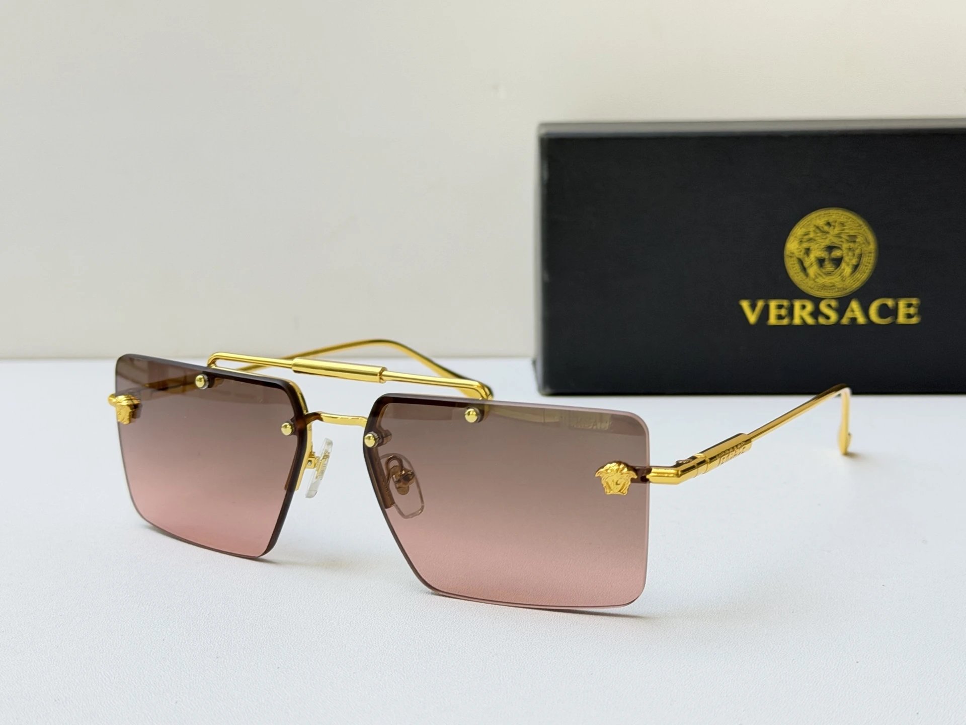 Versace VE2245 Sunglasses — Zdjęcie 4