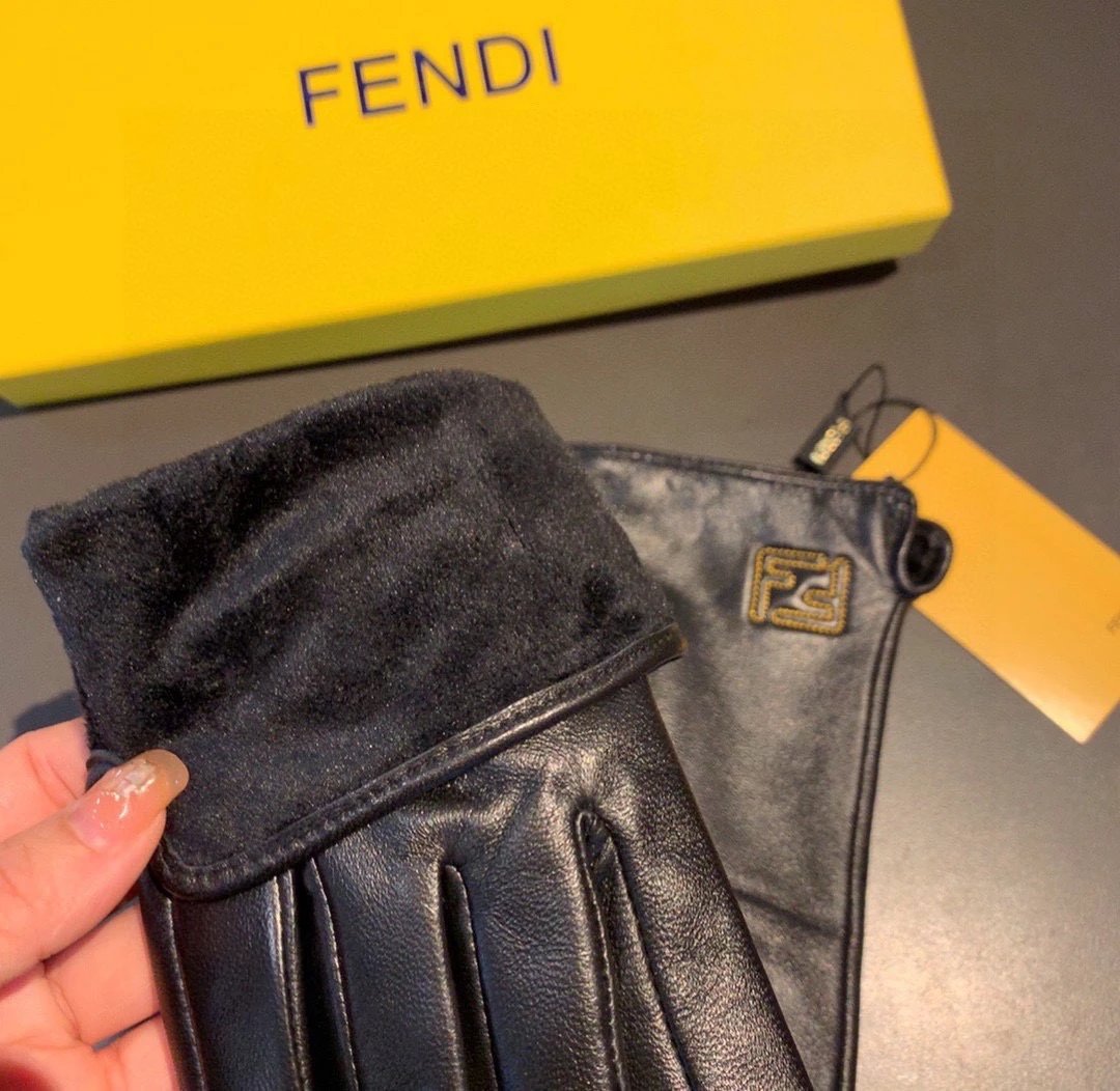 Fendi Lambskin Touchscreen Gloves Ver.A — QC