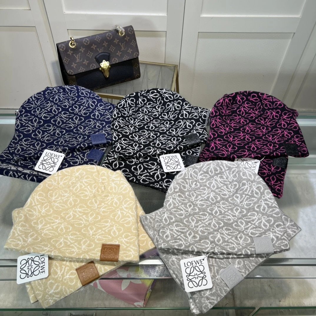 Loewe Scarf & Hat Set Ver.A — Photo 9
