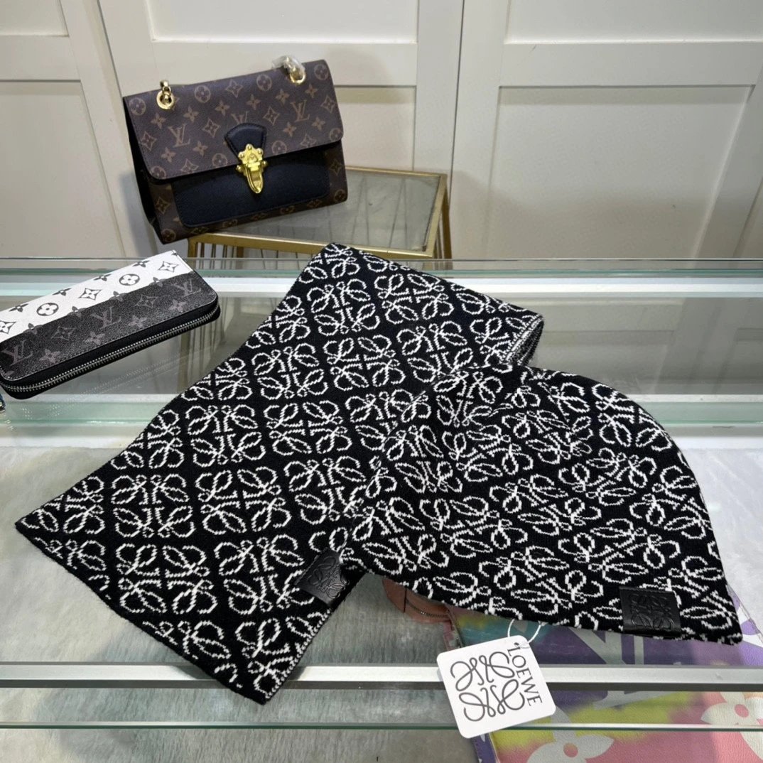 Loewe Scarf & Hat Set Ver.D — Photo 5