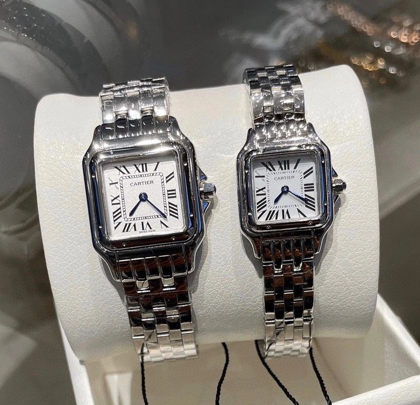 Zegarek Cartier z kwadratową tarczą i cyframi rzymskimi