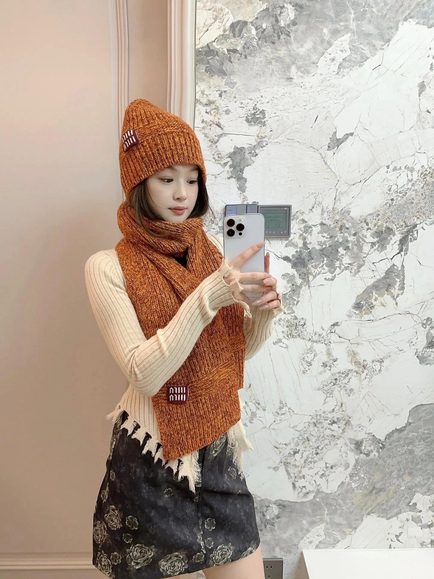 Miu Miu Scarf & Hat Set Ver.B — Photo 2