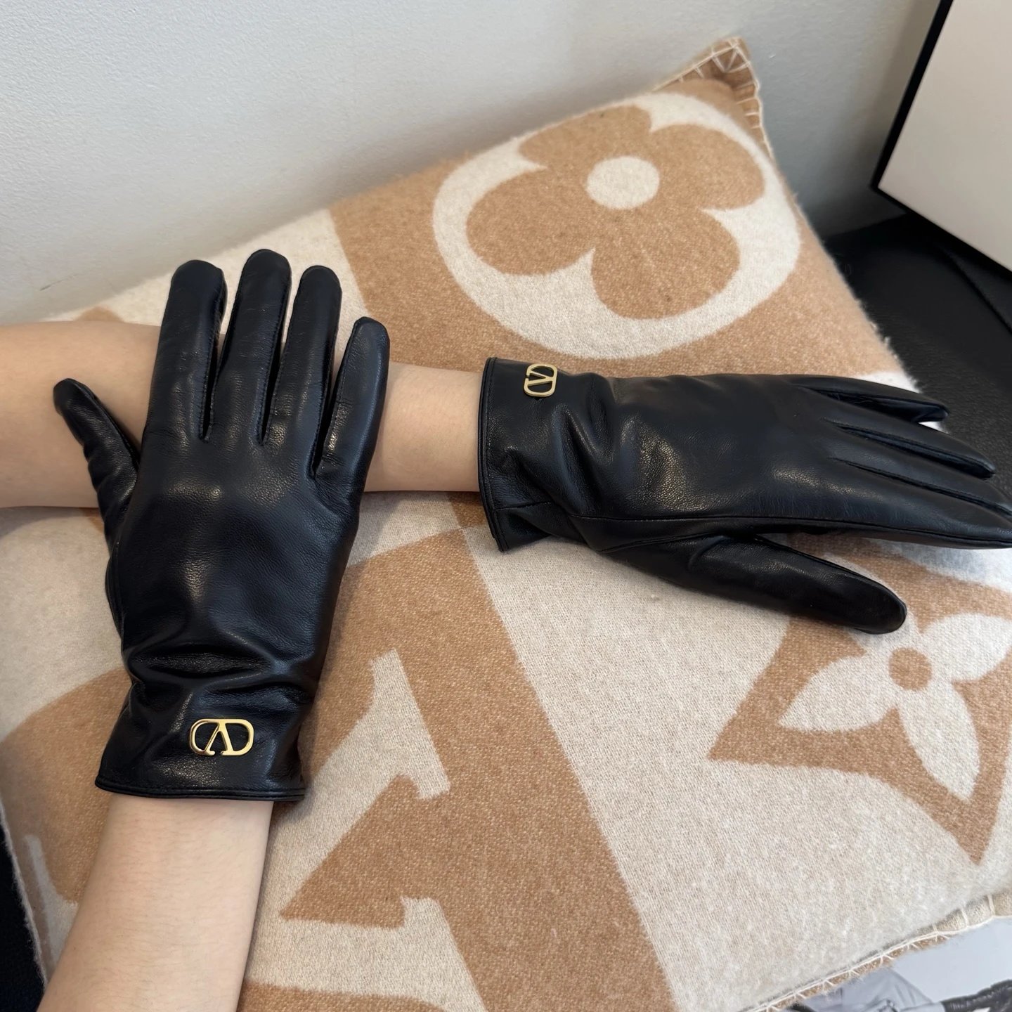 Valentino Lambskin Cashmere Gloves Ver.G — Photo 3