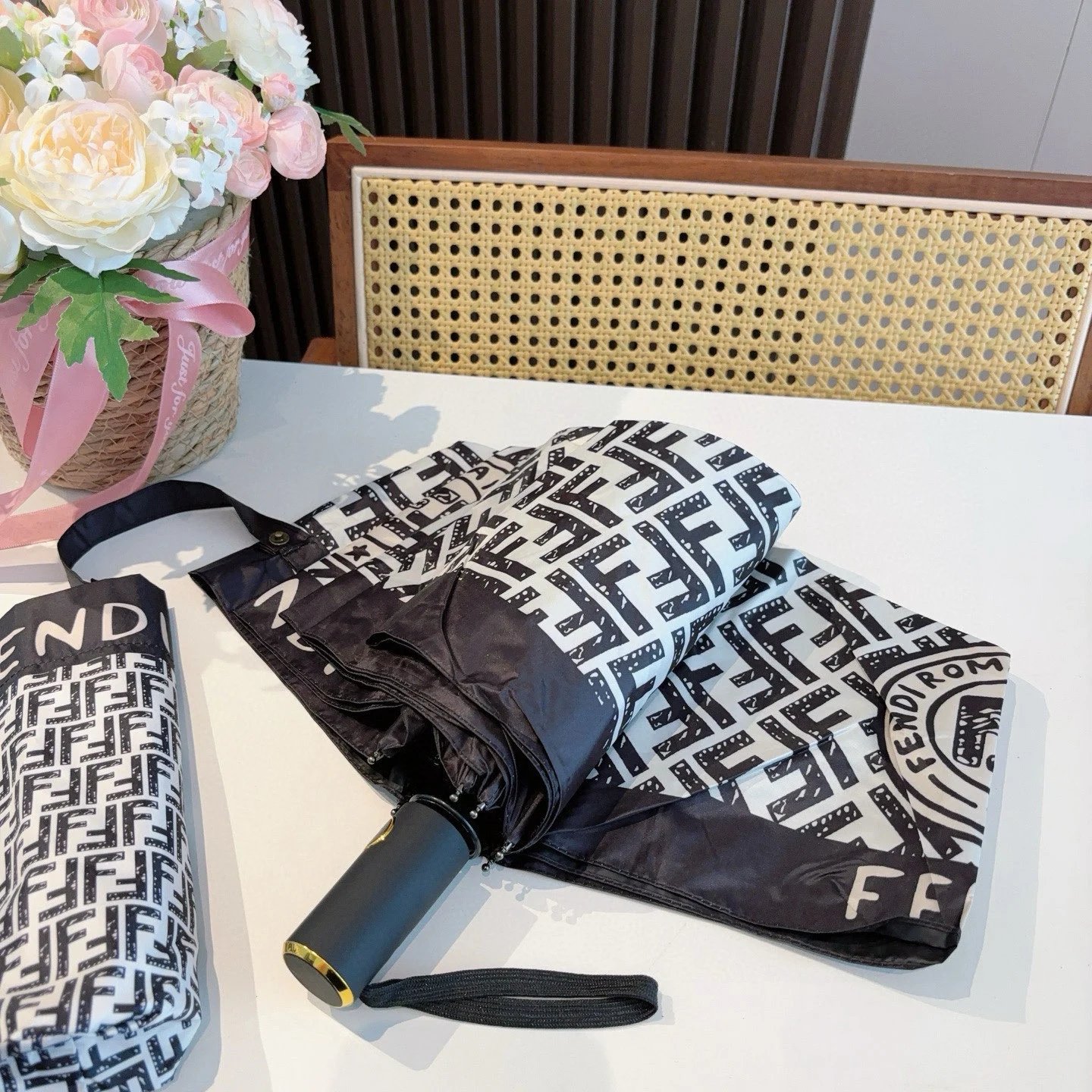 Fendi UV Protection Folding Umbrella Ver.H — Photo 6