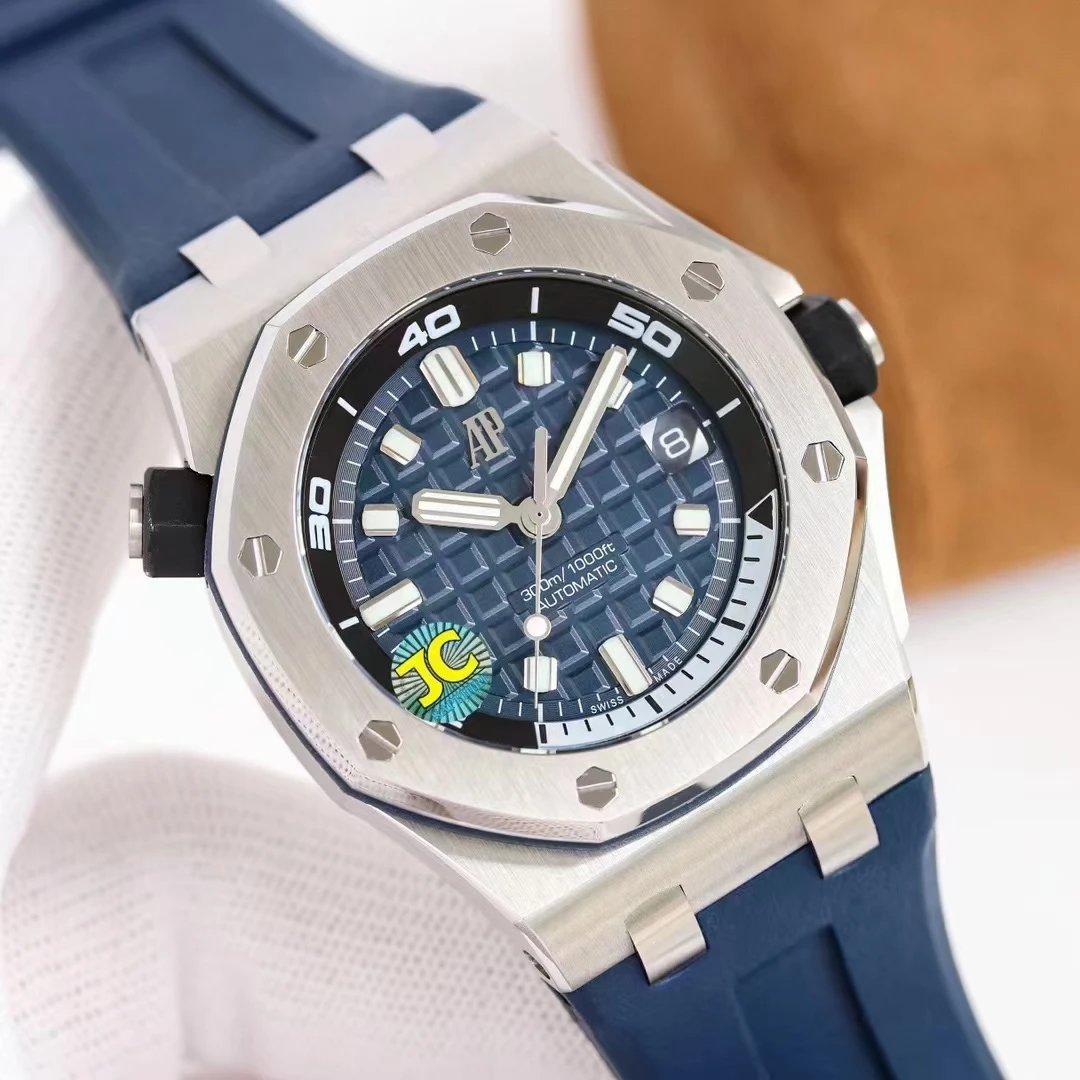 Zegarek automatyczny Audemars Piguet z ośmiokątnym bezelem i gumowym paskiem