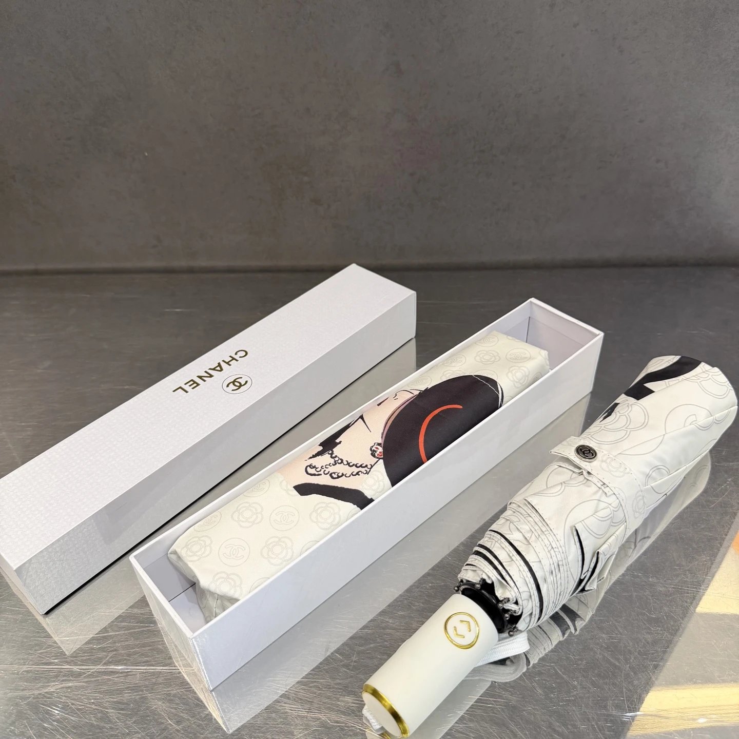 Chanel UV Protection Folding Umbrella Ver.J — Photo 2