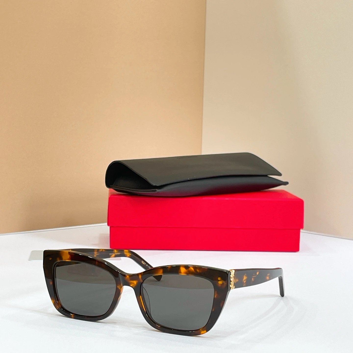 Saint Laurent Sunglasses Ver.A — photo 6