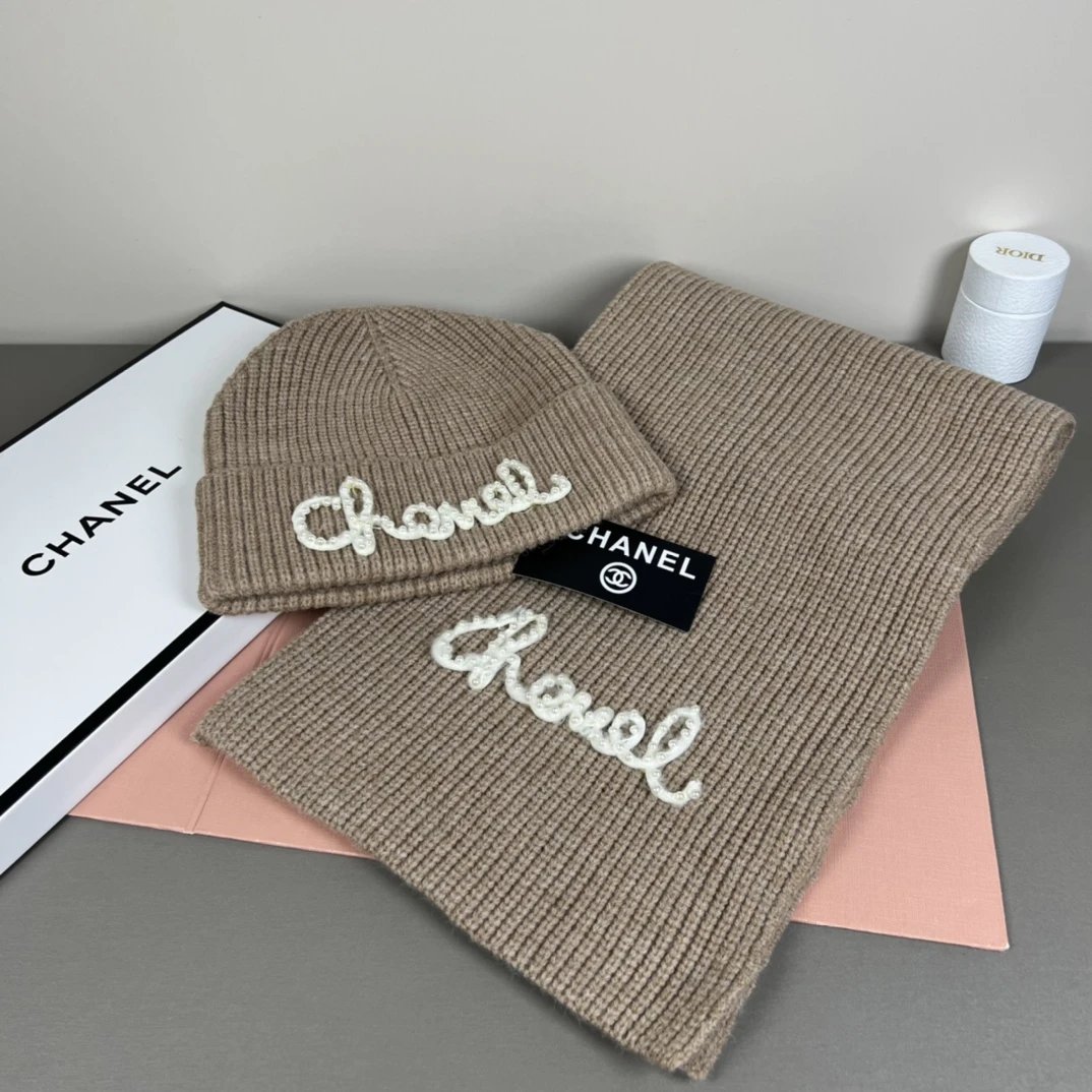 Chanel Scarf & Hat Set Ver.B — Photo 3