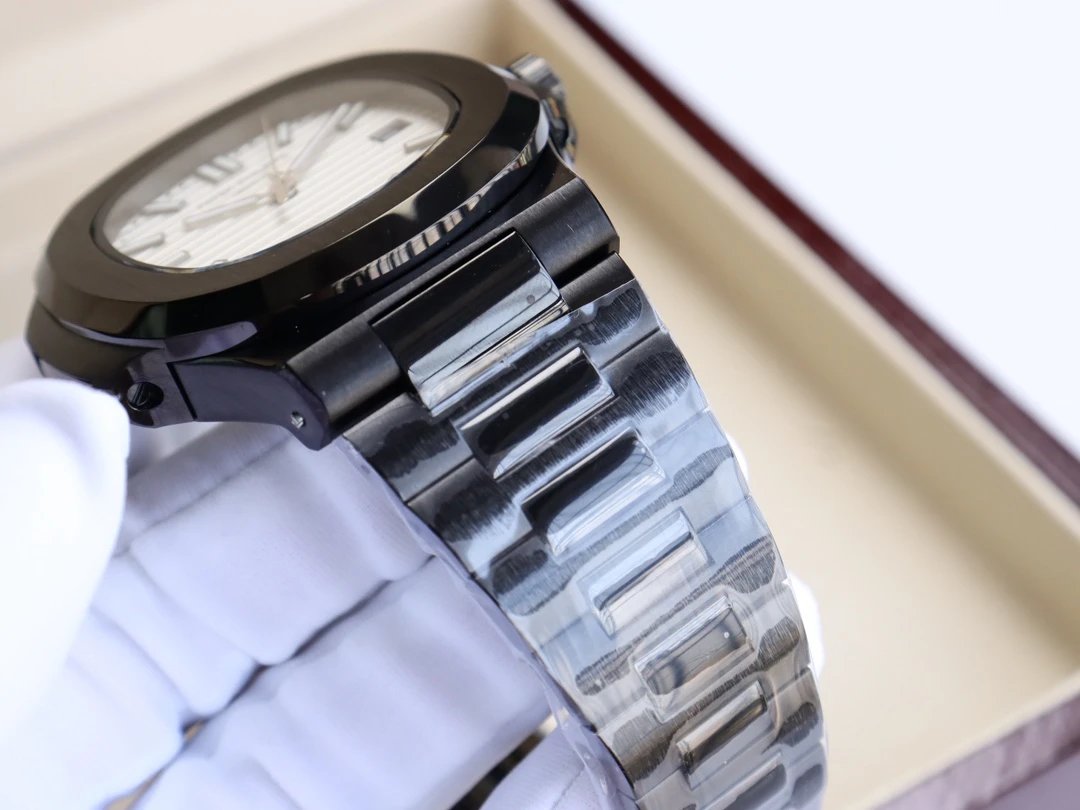 Patek Philippe Nautilus Automatic Watch Ver.A — QC