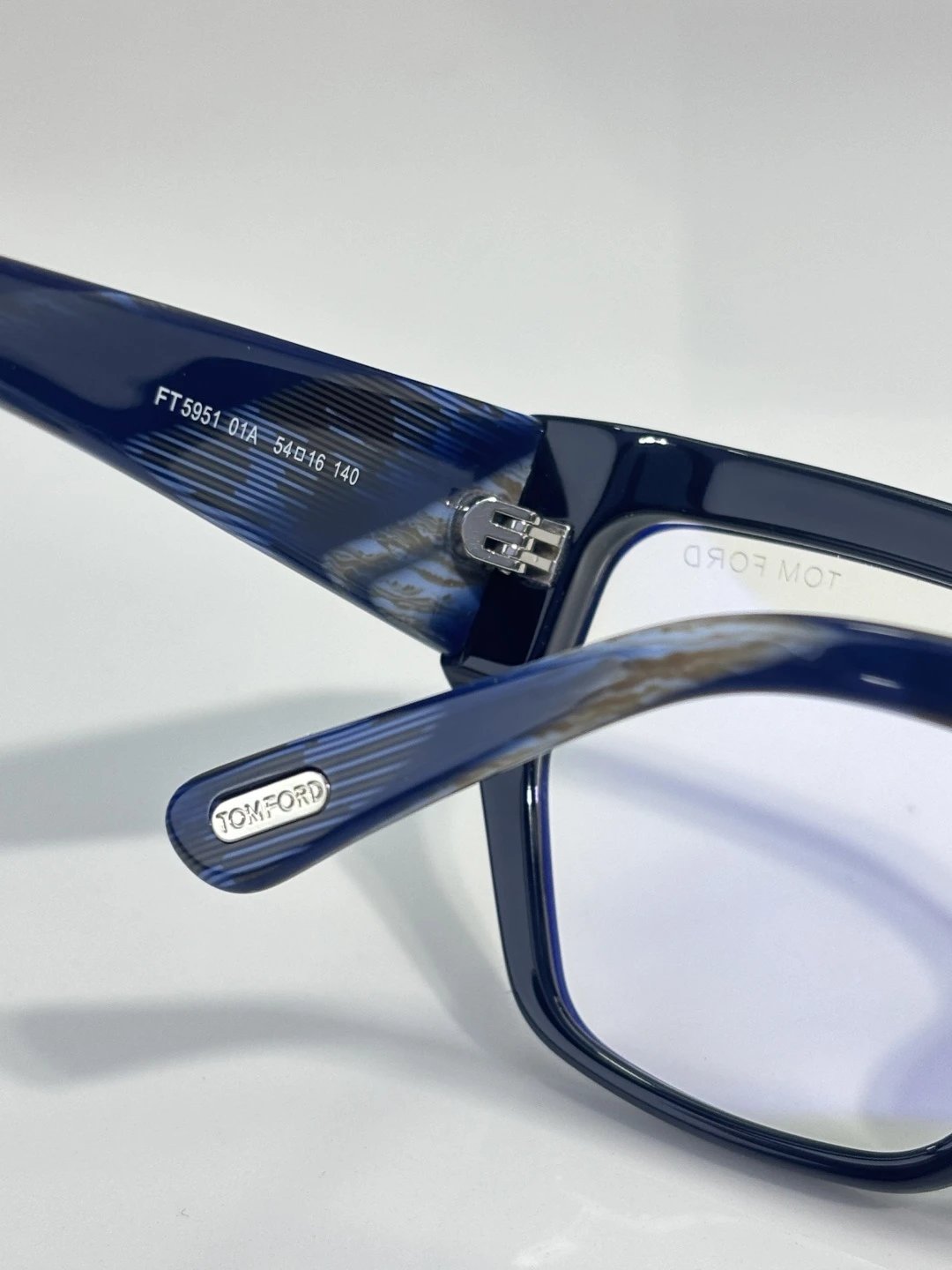 Tom Ford FT5951 Sunglasses 54-16-140 — photo 7