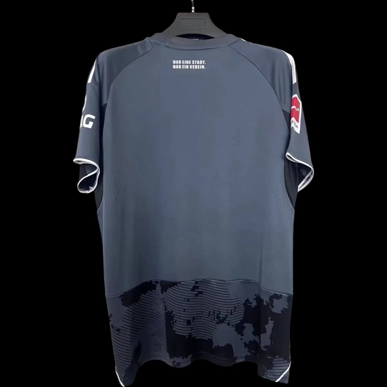 Eintracht Frankfurt 25/26 Third Jersey — Photo 2