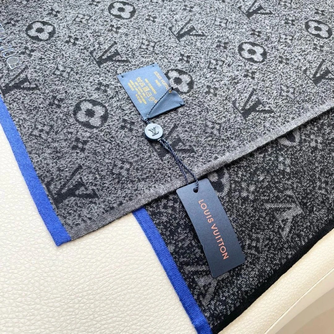 Louis Vuitton Cashmere Scarf Ver.F — Photo 9