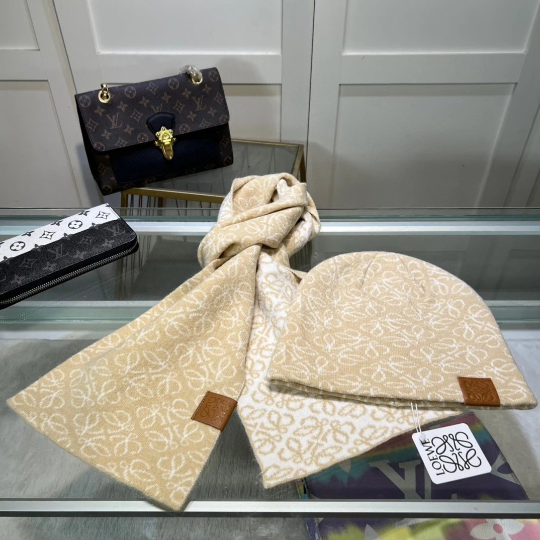 Loewe Scarf & Hat Set Ver.D — Photo 2