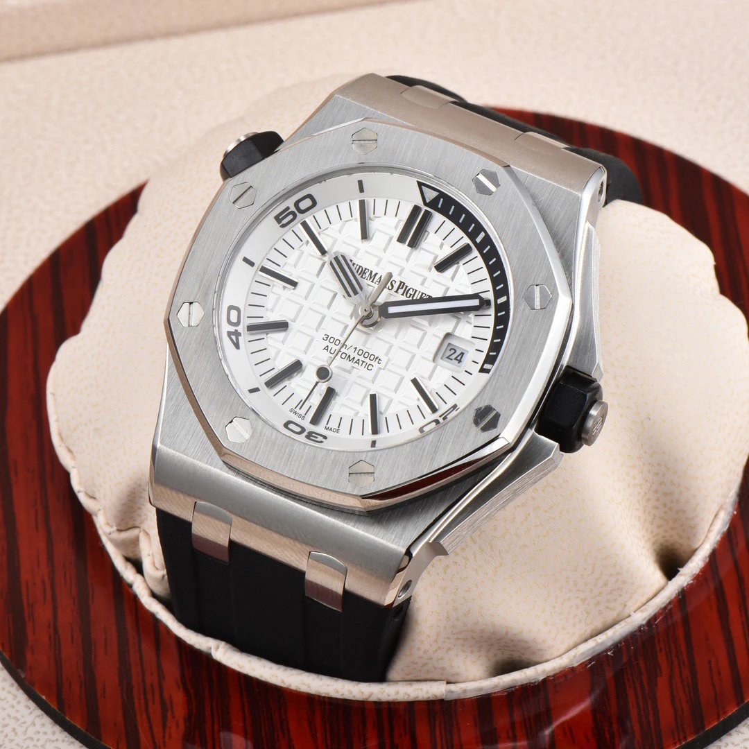 Zegarek automatyczny Audemars Piguet Royal Oak Offshore z białą tarczą 42 mm Wariant F