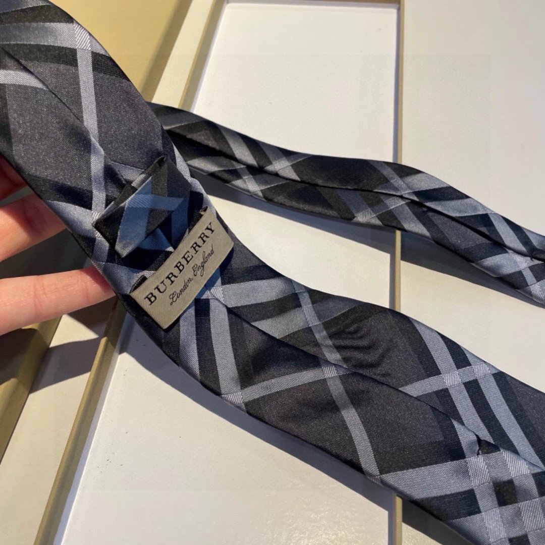 Burberry Silk Tie Ver.O — Photo 5