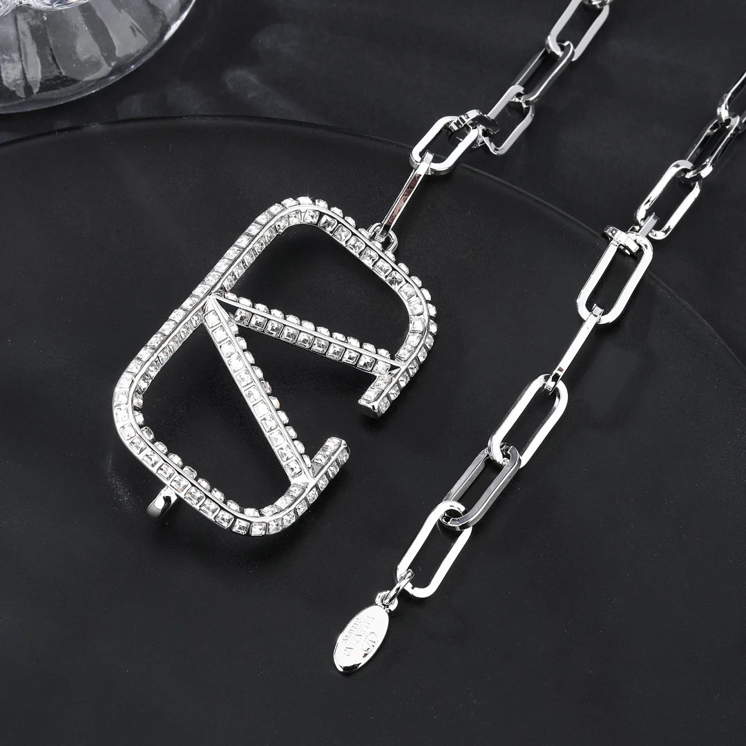 Valentino Waist Chain Ver.B — QC