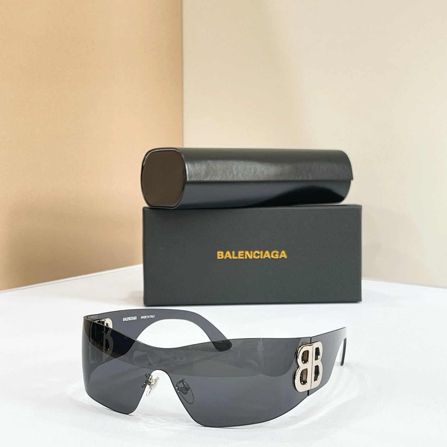 Balenciaga BB0359S Sunglasses — Zdjęcie 3
