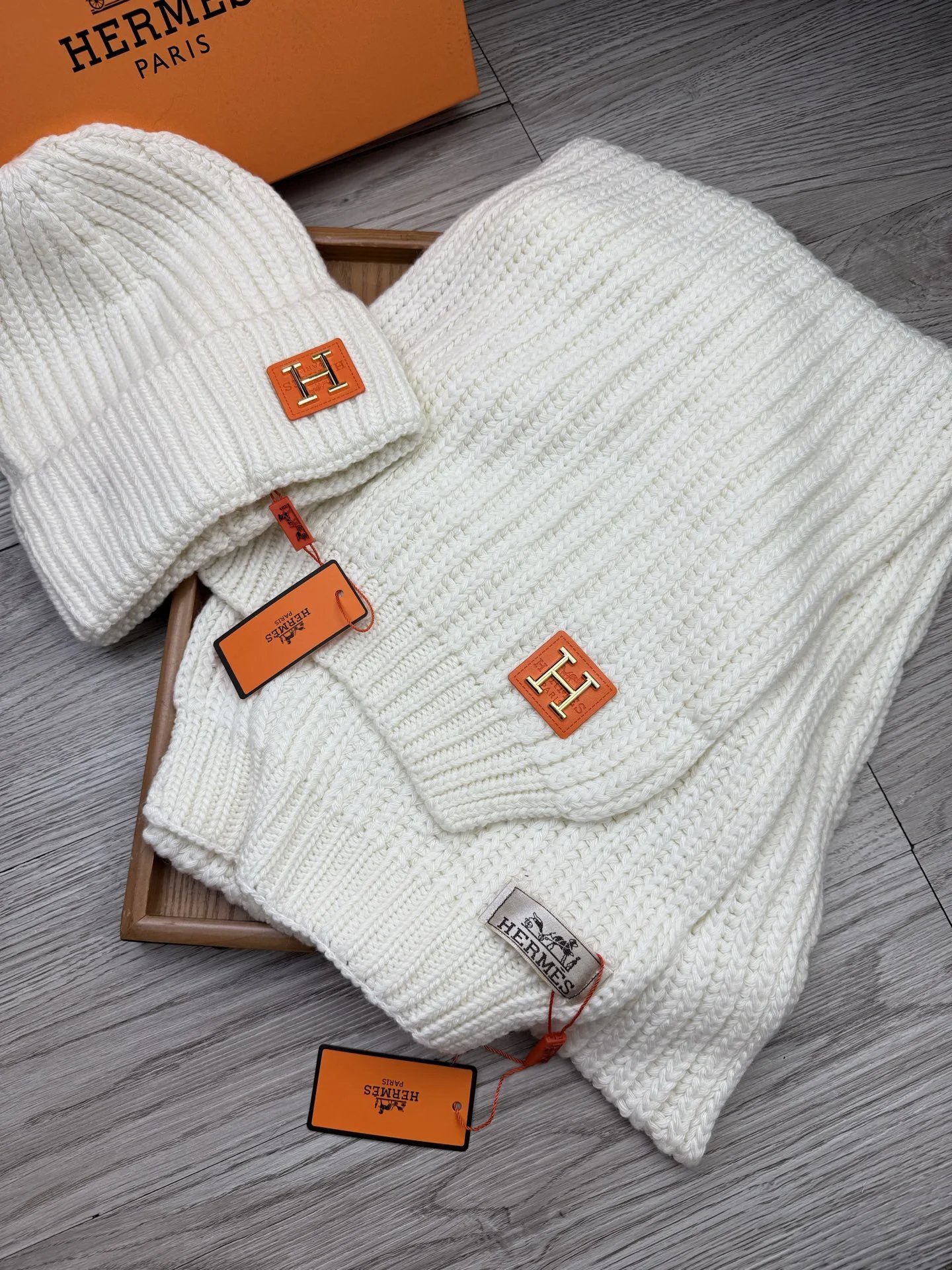 Hermes Wool Rabbit Fur Scarf & Hat Set Ver.D — Photo 4