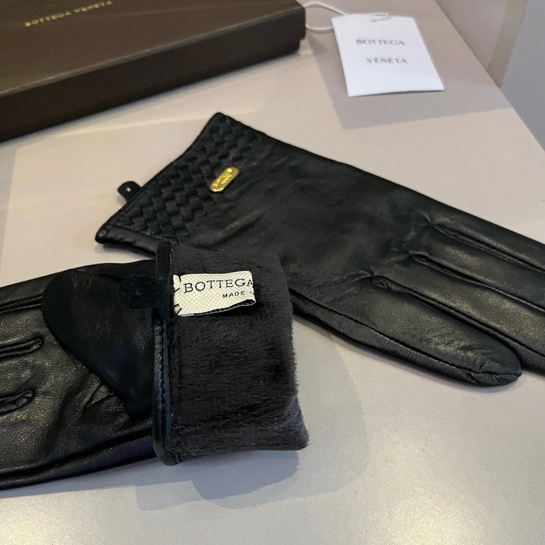 Bottega Veneta Lambskin Cashmere Gloves Ver.A — Photo 7