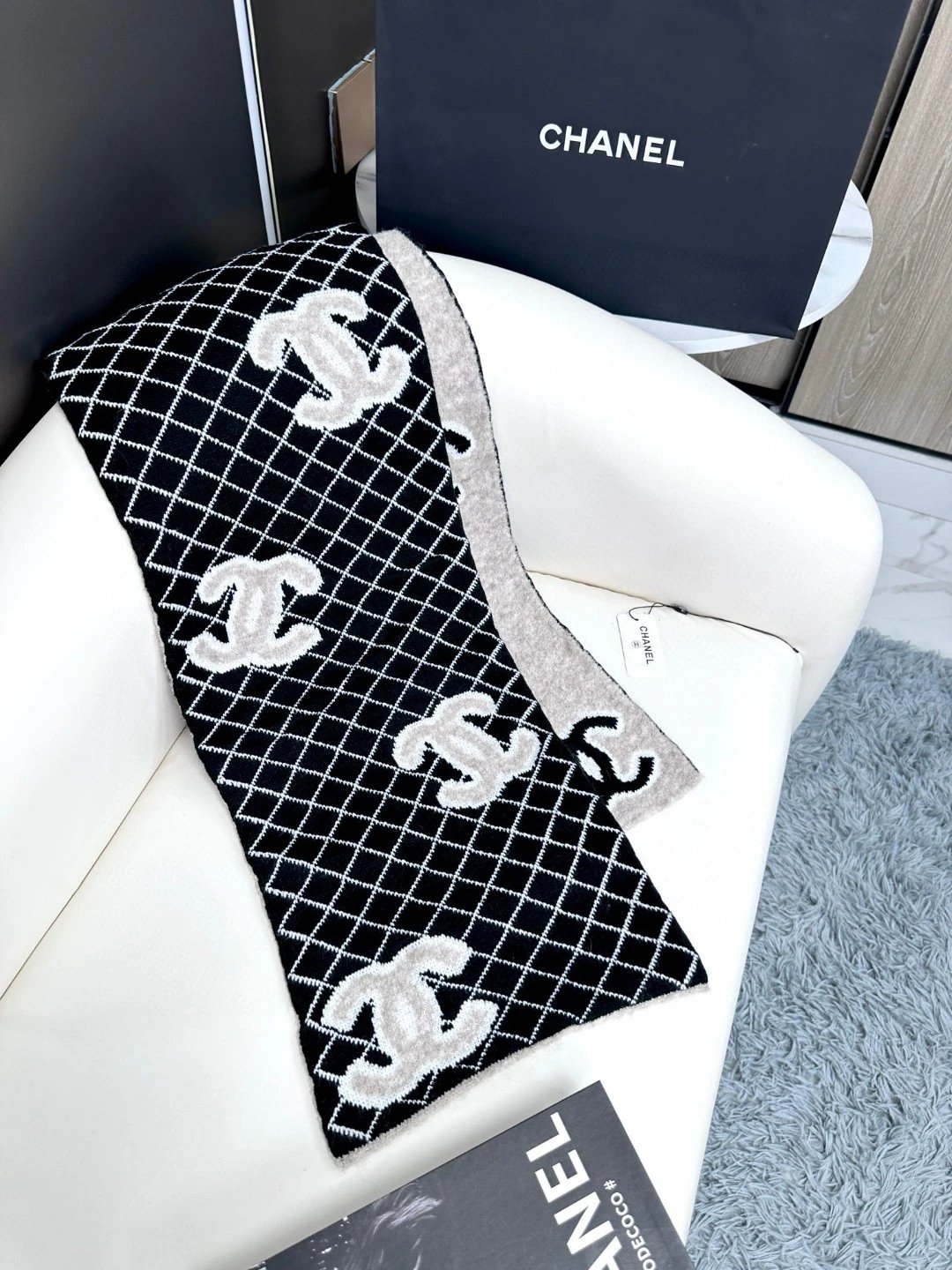 Chanel Scarf — Photo 5