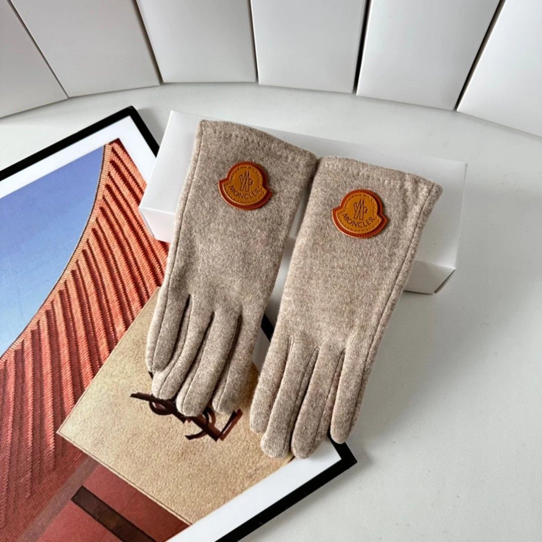 Moncler Gloves Ver.A — Photo 5